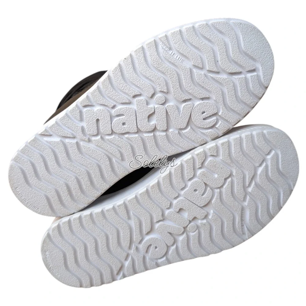 Native Chamonix Women 7 Water-Resistant Cold Winter Boot Jiffy Black Shell White